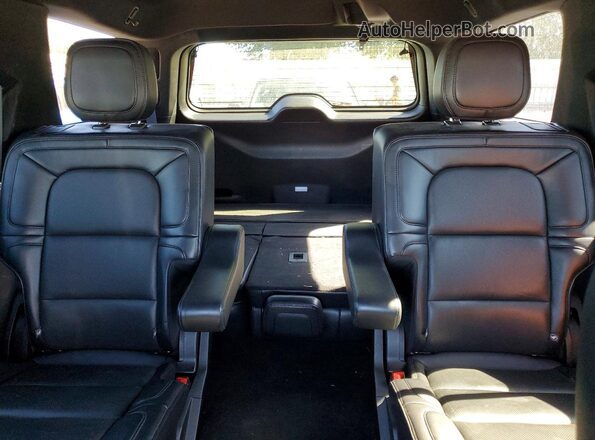 5LMJJ2LT3KEL09916 2019 LINCOLN NAVIGATOR Кремовый Вид задних сидений