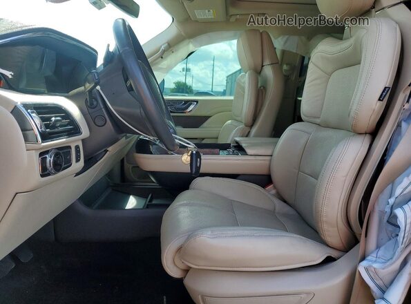 5LMJJ2LT7LEL21584 2020 LINCOLN NAVIGATOR Burgundy Front interior view