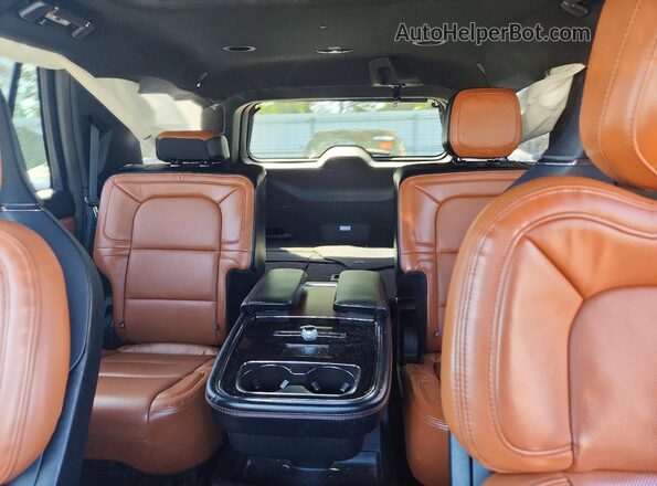 5LMJJ2LT7LEL22539 2020 LINCOLN NAVIGATOR Черный Вид задних сидений