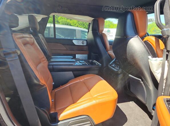 5LMJJ2LT7LEL22539 2020 LINCOLN NAVIGATOR Черный Вид задней части салона