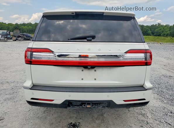5LMJJ2LT8MEL07159 2021 LINCOLN NAVIGATOR White Rear view