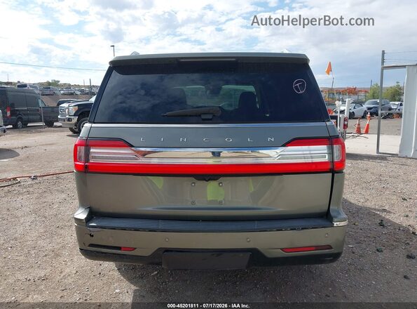 5LMJJ2LTXKEL04969 2019 LINCOLN NAVIGATOR Silver 