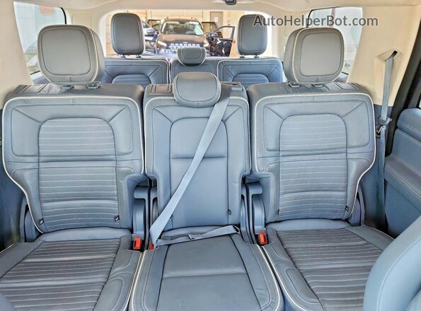 5LMJJ2TT5MEL03960 2021 LINCOLN NAVIGATOR Black Vista de los asientos traseros