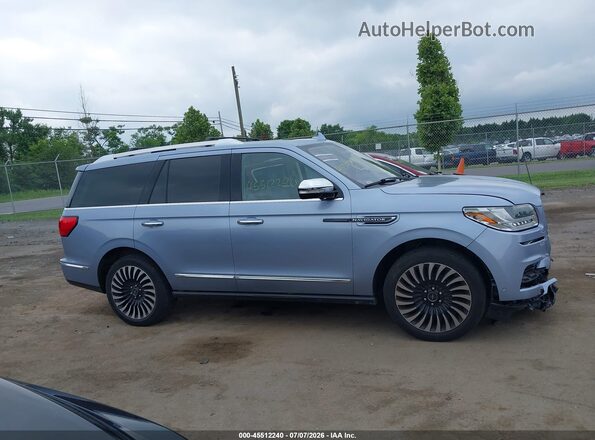 5LMJJ2TT7JEL06760 2018 LINCOLN NAVIGATOR Light Blue Widok wnętrza z tyłu