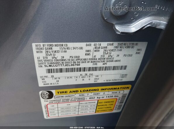 5LMJJ2TT7JEL06760 2018 LINCOLN NAVIGATOR Light Blue Widok komory silnika