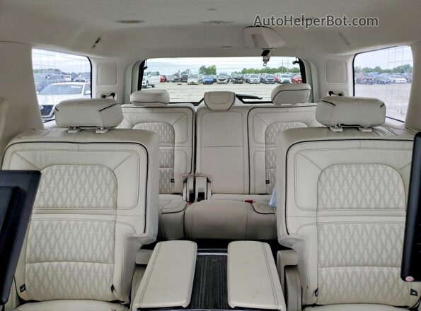 5LMJJ2TTXLEL11681 2020 LINCOLN NAVIGATOR Белый Вид задних сидений