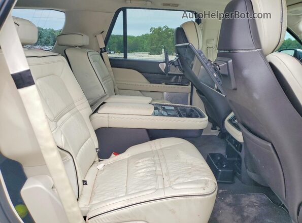 5LMJJ2TTXLEL11681 2020 LINCOLN NAVIGATOR Белый Вид задней части салона