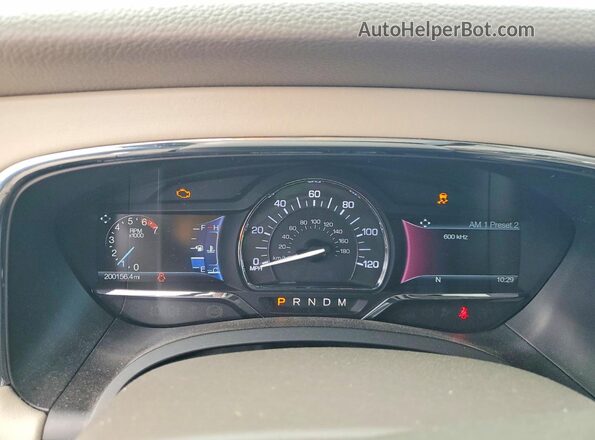 5LMJJ3HT6HEL12221 2017 LINCOLN NAVIGATOR Beige Вид щитка приладів
