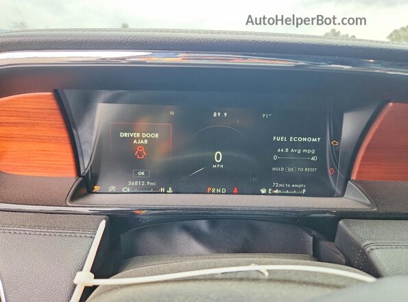 5LMJJ3HT7KEL09870 2019 LINCOLN NAVIGATOR Черный Вид щитка приборов
