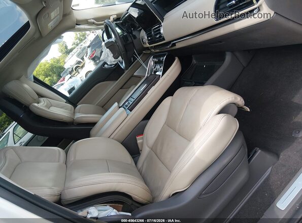 5LMJJ3LG3REL18358 2024 LINCOLN NAVIGATOR White Front interior view