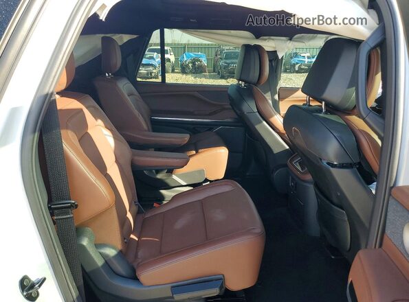 5LMJJ3LG3SEL14347 2025 LINCOLN NAVIGATOR Gray უკანა სალონის ხედი