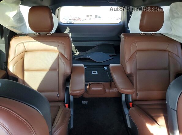 5LMJJ3LG3SEL14347 2025 LINCOLN NAVIGATOR Gray უკანა სავარძლების ხედი
