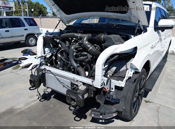 5LMJJ3LG7REL15625 2024 LINCOLN NAVIGATOR White Widok z przodu