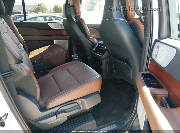 5LMJJ3LG7REL15625 2024 LINCOLN NAVIGATOR White Widok naklejki z numerem VIN