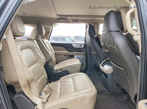 5LMJJ3LGXREL05767 2024 LINCOLN NAVIGATOR Серый Вид задних сидений