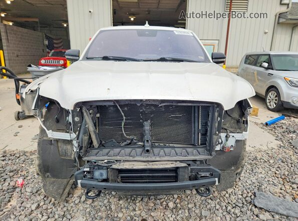 5LMJJ3LT2KEL13137 2019 LINCOLN NAVIGATOR White Widok z przodu