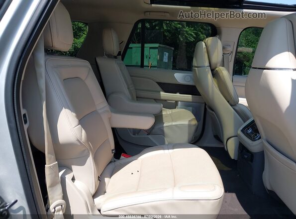 5LMJJ3LT4KEL04262 2019 LINCOLN NAVIGATOR L Silver VIN კოდის სტიკერის ხედი