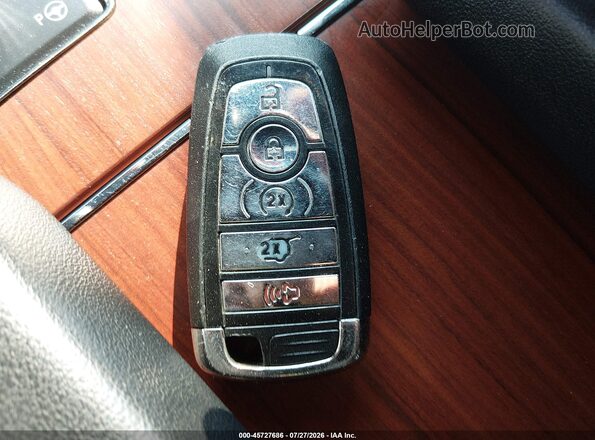 5LMJJ3LT9MEL20508 2021 LINCOLN NAVIGATOR Черный Вид панели приборов
