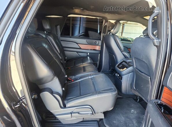 5LMJJ3NG1REL09946 2024 LINCOLN NAVIGATOR Black Vista interior trasera