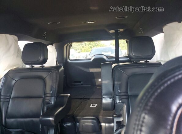 5LMJJ3NT5NEL08287 2022 LINCOLN NAVIGATOR Silver Вид задніх сидінь