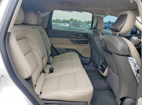 5LMPJ8JA0SJ950611 2025 LINCOLN NAUTILUS Белый Вид задней части салона