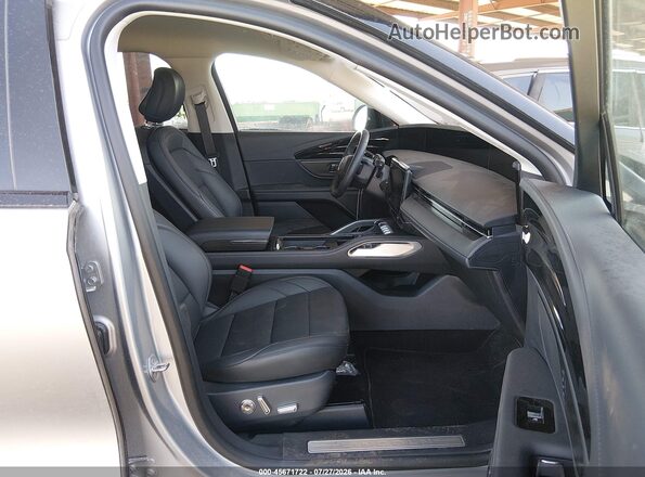 5LMPJ8JA1TJ031251 2026 LINCOLN NAUTILUS Gray Vista interior delantera