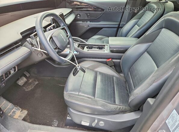 5LMPJ8K42RJ848505 2024 LINCOLN NAUTILUS Silver Front interior view