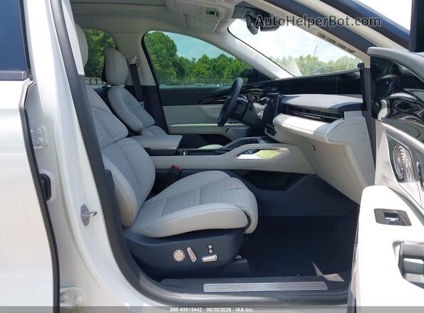 5LMPJ8K47TJ023308 2026 LINCOLN NAUTILUS White Widok wnętrza z przodu