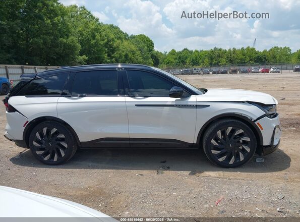 5LMPJ8K47TJ023308 2026 LINCOLN NAUTILUS White Widok wnętrza z tyłu