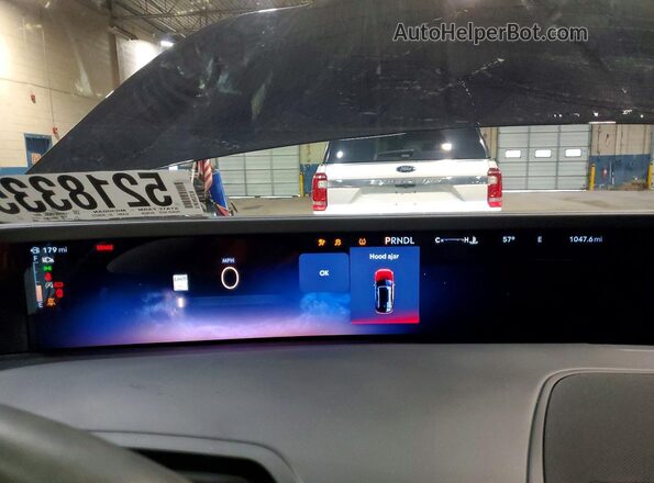 5LMPJ8KA0TJ985875 2026 LINCOLN NAUTILUS Black Instrument cluster view