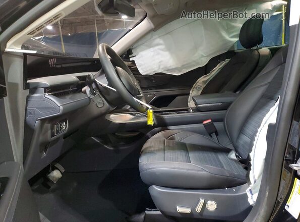 5LMPJ8KA0TJ985875 2026 LINCOLN NAUTILUS Black Front interior view