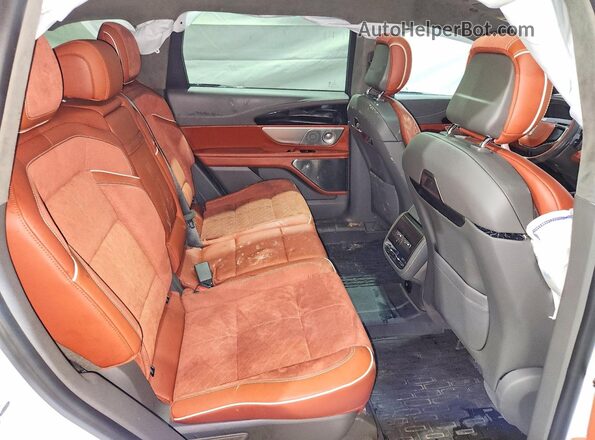 5LMPJ9JA2RJ778680 2024 LINCOLN NAUTILUS White Rear seats view