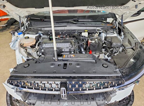 5LMPJ9JA2RJ778680 2024 LINCOLN NAUTILUS White Rear interior view