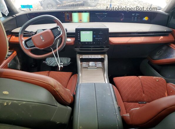 5LMPJ9JA2RJ778680 2024 LINCOLN NAUTILUS White Dashboard view