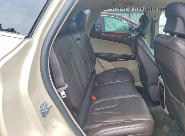 5LMTJ2DH9JUL07806 2018 LINCOLN MKC Beige Հետևի նստատեղերի տեսք
