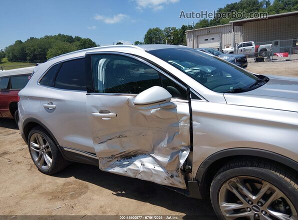 5LMTJ3DH0HUL04440 2017 LINCOLN MKC Silver Widok z przodu