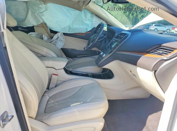 5LMTJ3DH1GUJ27234 2016 LINCOLN MKC White Вид салону спереду