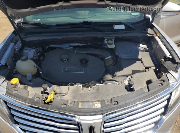 5LMTJ3DH8JUL14154 2018 LINCOLN MKC Silver Vista del compartimento del motor