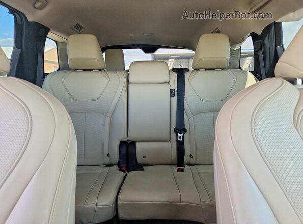 5N1AL1FS3SC338791 2025 INFINITI QX60 White Rear seats view