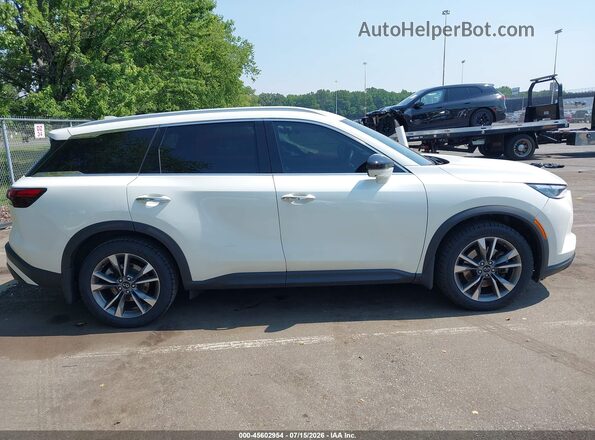 5N1AL1FS9SC331022 2025 INFINITI QX60 White Widok wnętrza z tyłu