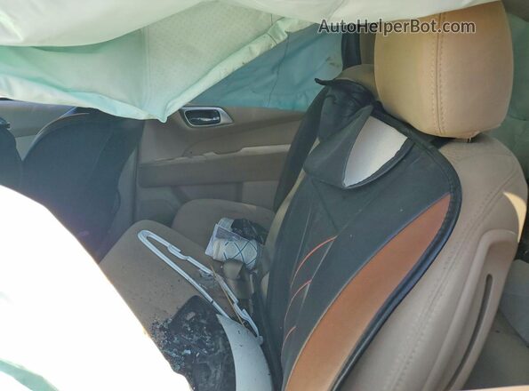 5N1AR2MM3GC628951 2016 NISSAN PATHFINDER Белый Вид задней части салона