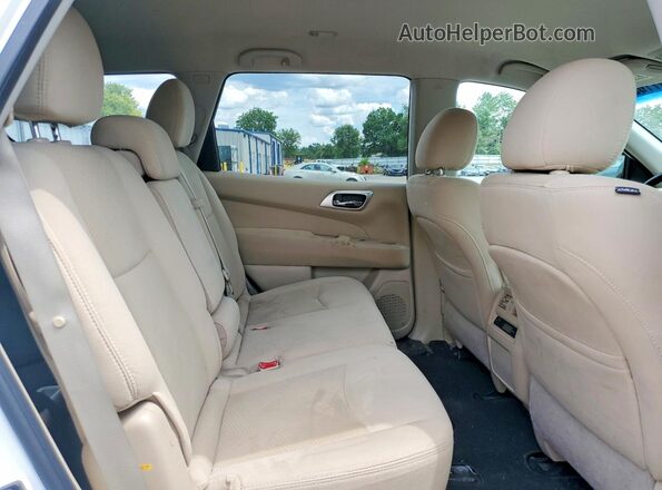 5N1AR2MN1GC665697 2016 NISSAN PATHFINDER White Widok wnętrza z tyłu