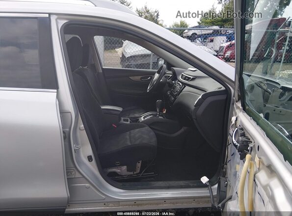 5N1AT2MM5GC864048 2016 NISSAN ROGUE Silver Вид салону спереду