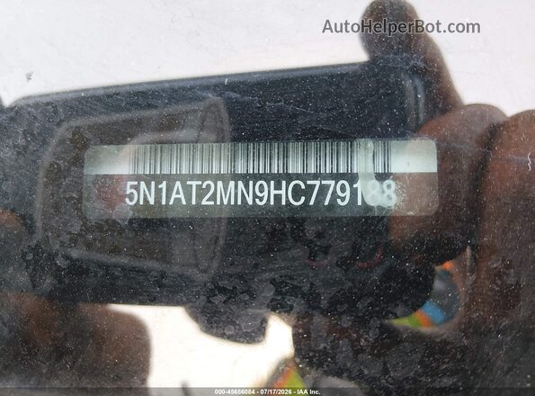 5N1AT2MN9HC779188 2017 NISSAN ROGUE Silver Widok komory silnika