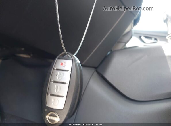 5N1AT2MT0HC897385 2017 NISSAN ROGUE White Вид панелі приладів