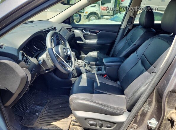 5N1AT2MT0LC756857 2020 NISSAN ROGUE Серый Вид салона спереди