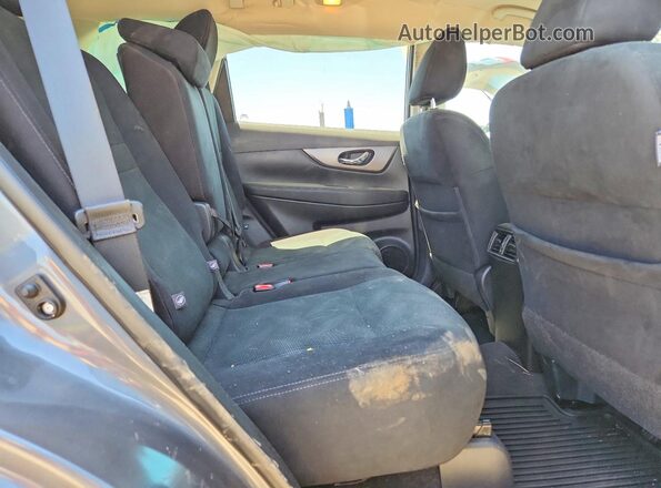 5N1AT2MT1GC760583 2016 NISSAN ROGUE Gray Rear interior view