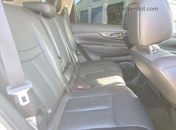 5N1AT2MT1GC833998 2016 NISSAN ROGUE White Вид задньої частини салону