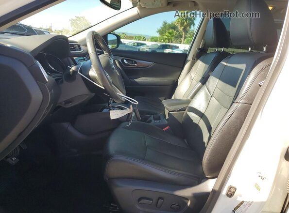 5N1AT2MT1GC833998 2016 NISSAN ROGUE White Вид салону спереду