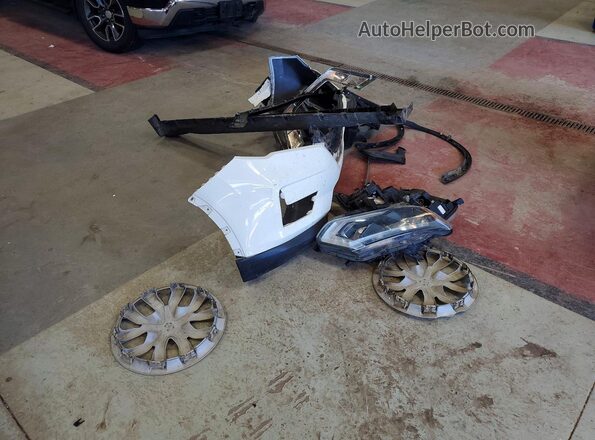 5N1AT2MT1HC844985 2017 NISSAN ROGUE White Vista del compartimento del motor